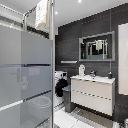 Daire With Terrace And Sea View 2min From The